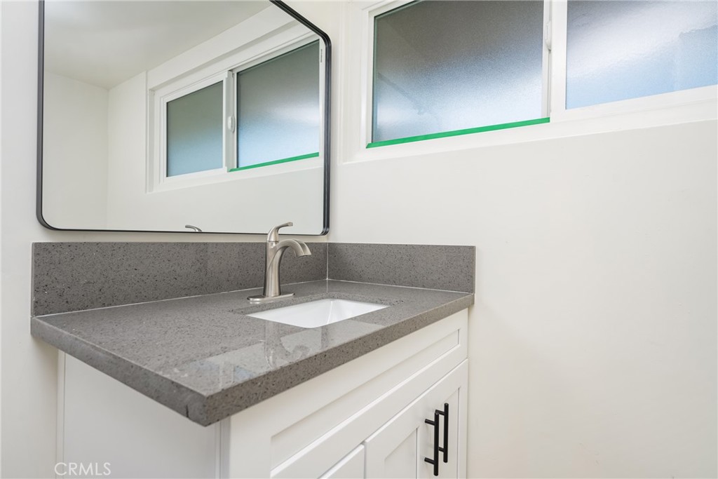 1419 W Dogwood Avenue