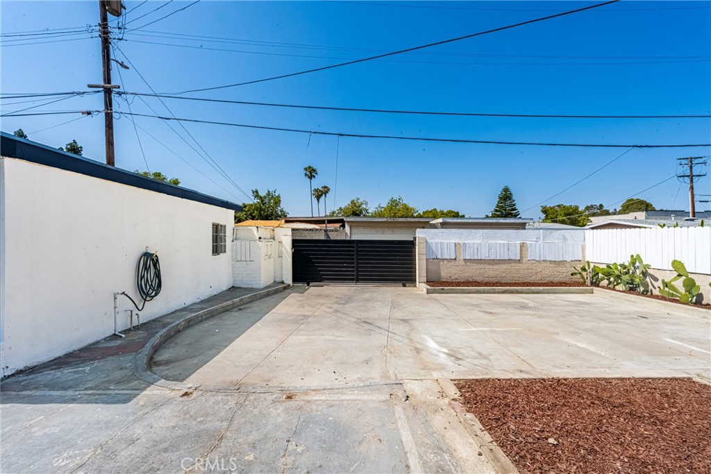 1419 W Dogwood Avenue