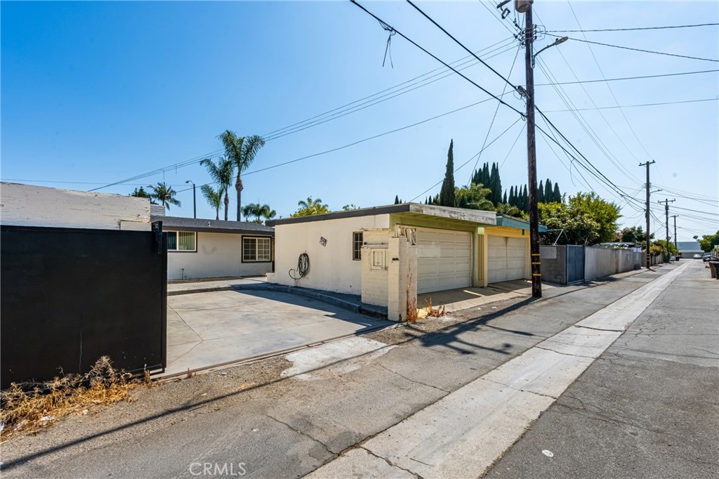 1419 W Dogwood Avenue