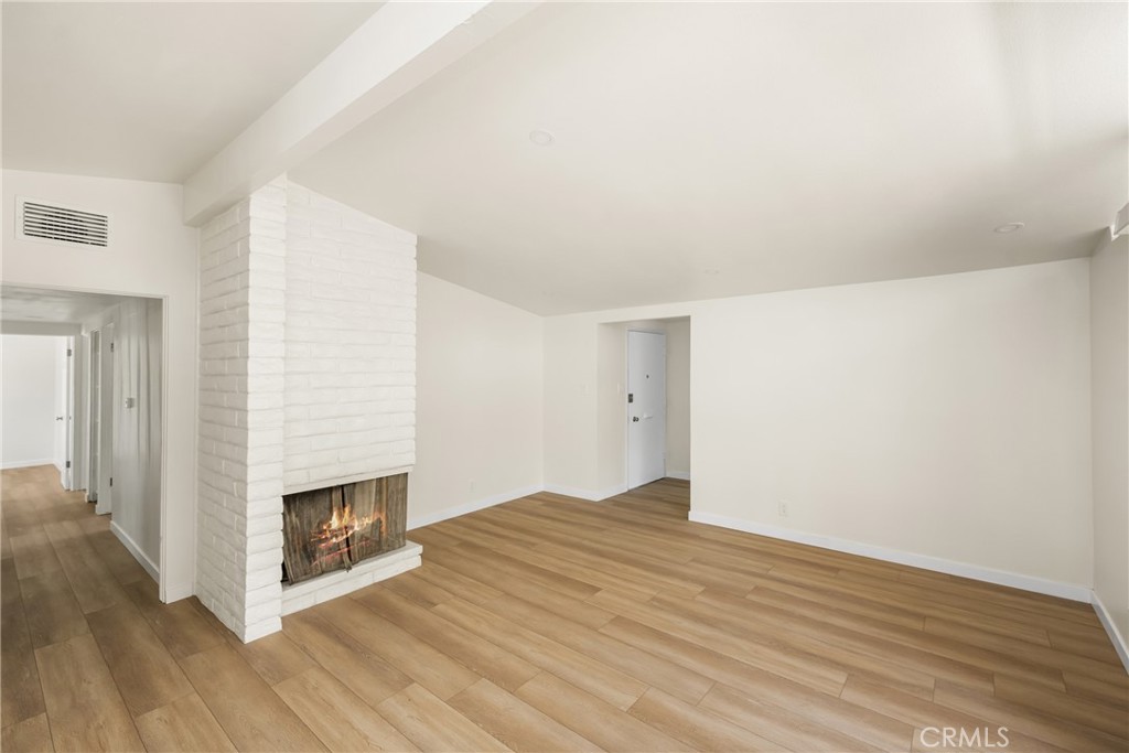 1419 W Dogwood Avenue