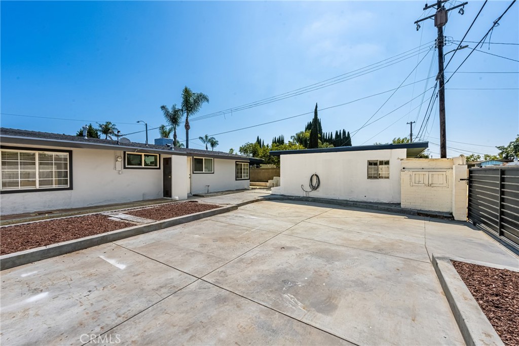 1419 W Dogwood Avenue