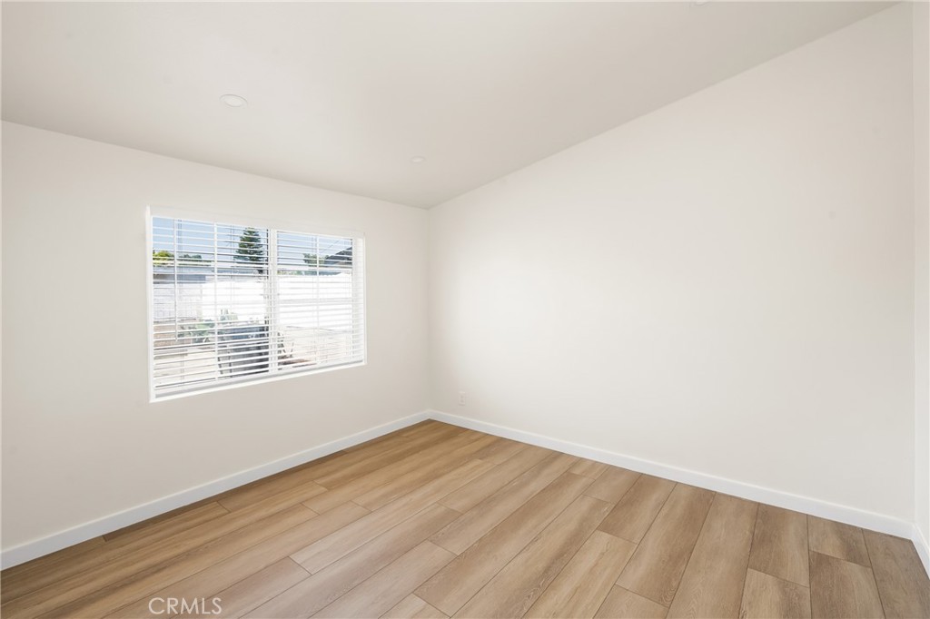 1419 W Dogwood Avenue