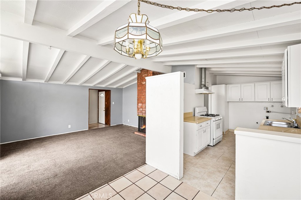 1414 W Frances Drive