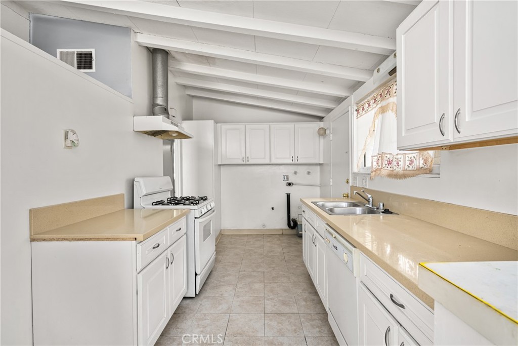 1414 W Frances Drive