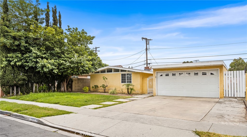 1414 W Frances Drive