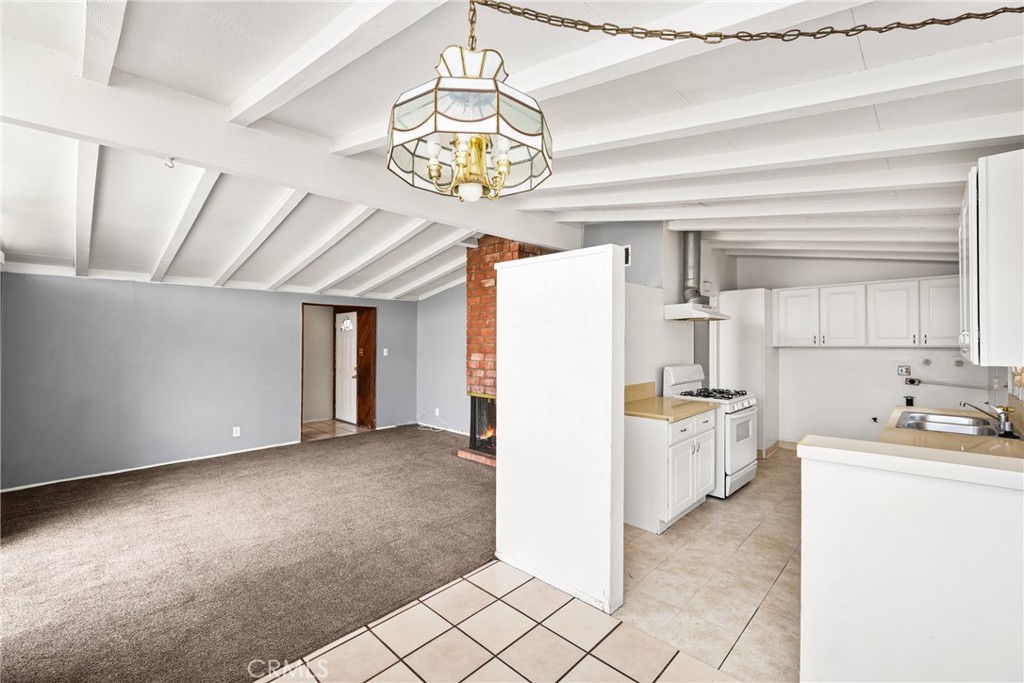 1414 W Frances Drive