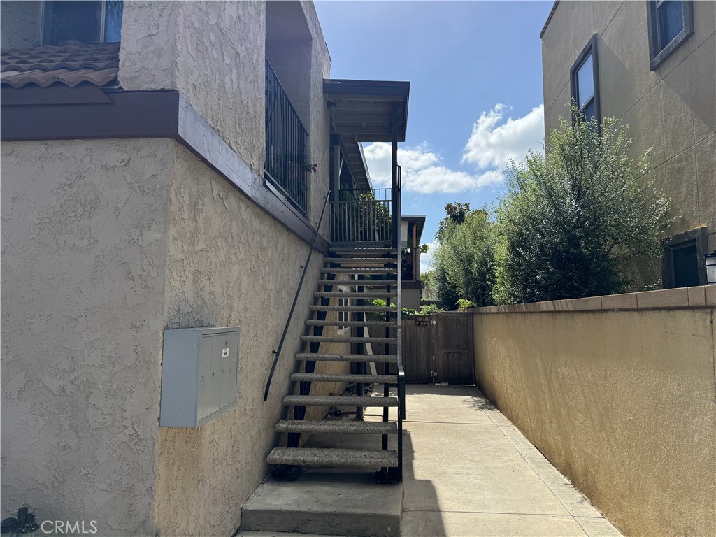 812 E Santa Ana Boulevard A-D