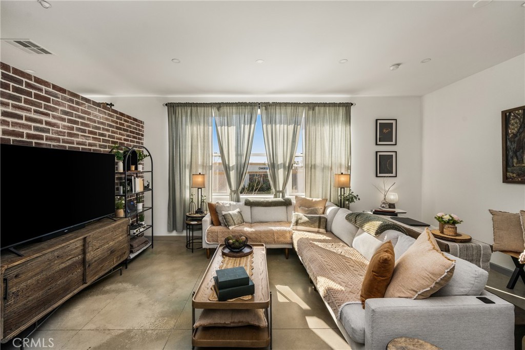 435 W Center Street Promenade 323