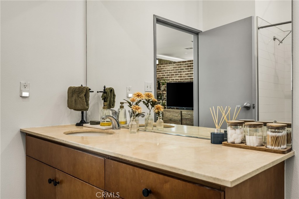 435 W Center Street Promenade 323