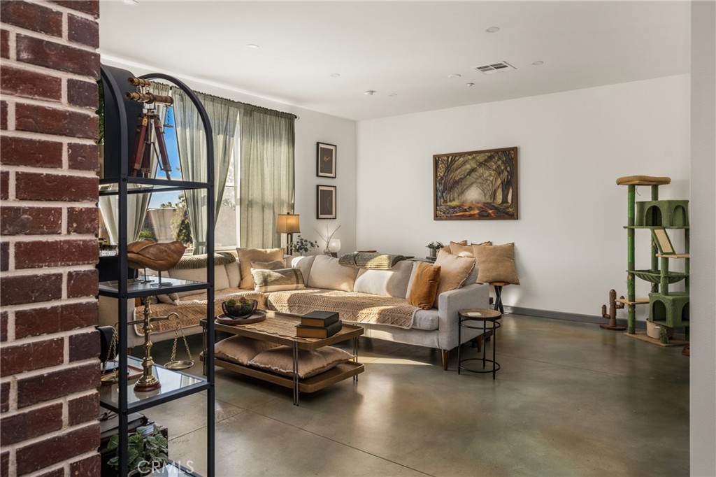 435 W Center Street Promenade 323