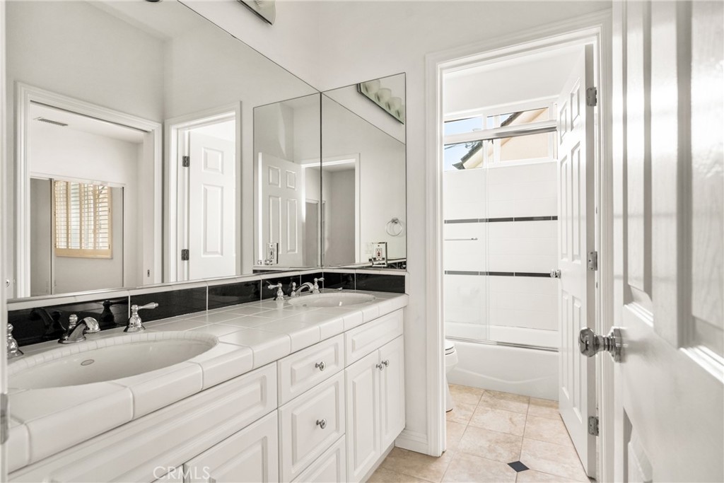 602 Larkspur Avenue A