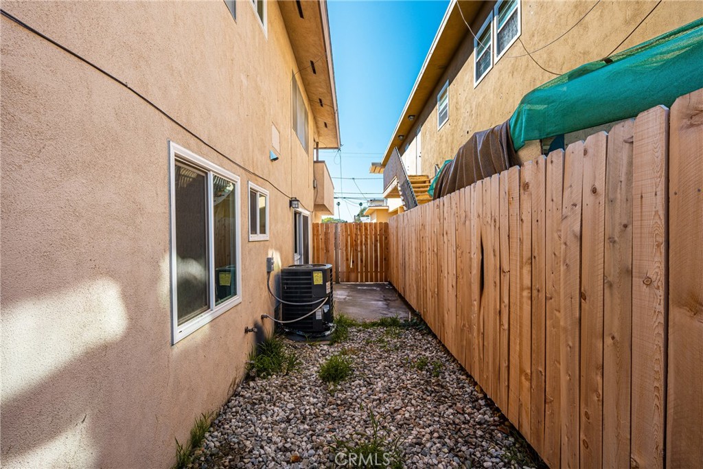 121 S Illinois Street 2