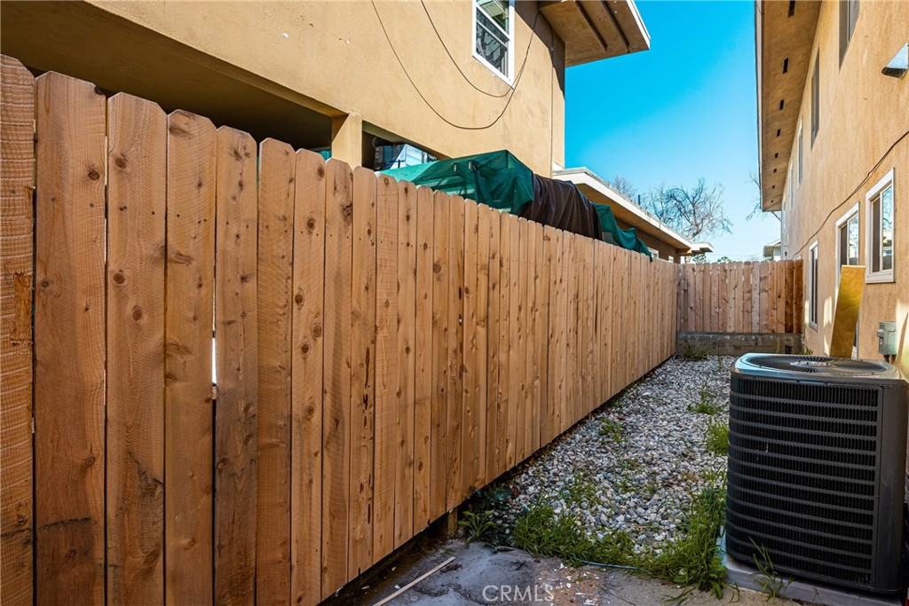 121 S Illinois Street 2