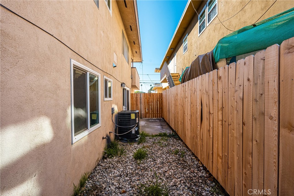 121 S Illinois Street 2