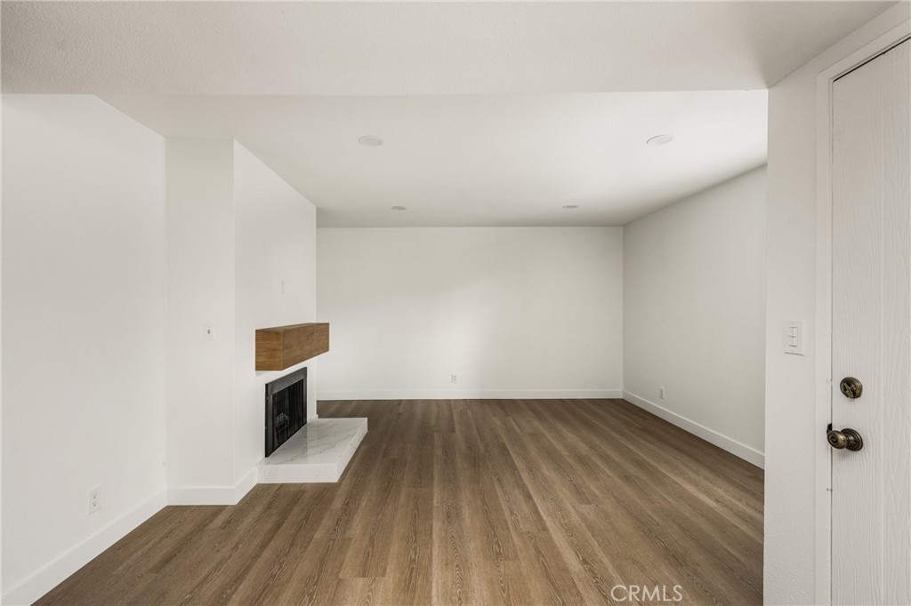 2565 Santa Ana Ave 5