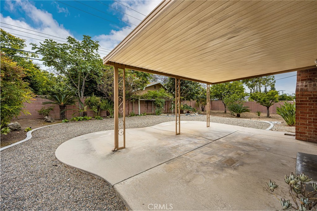 1830 W Chalet Street