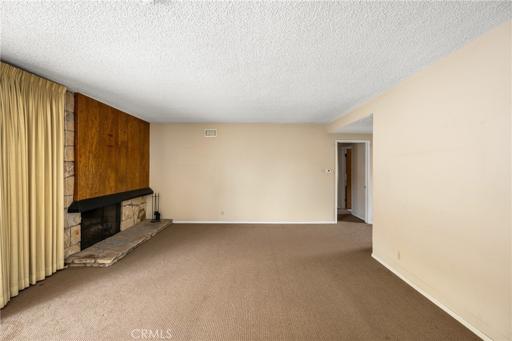 1830 W Chalet Street
