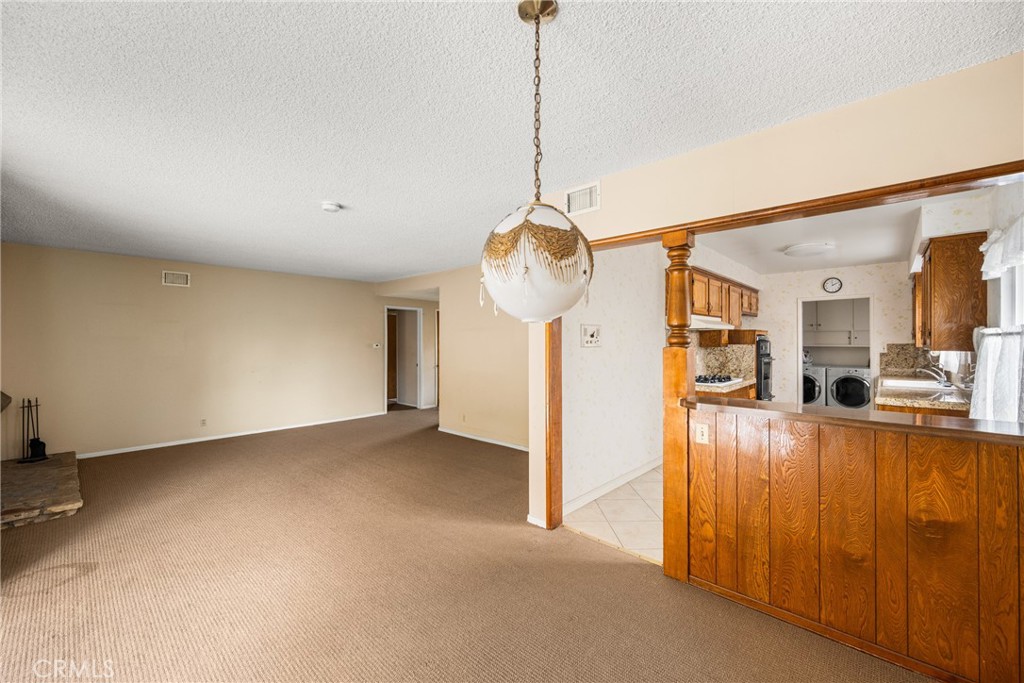 1830 W Chalet Street