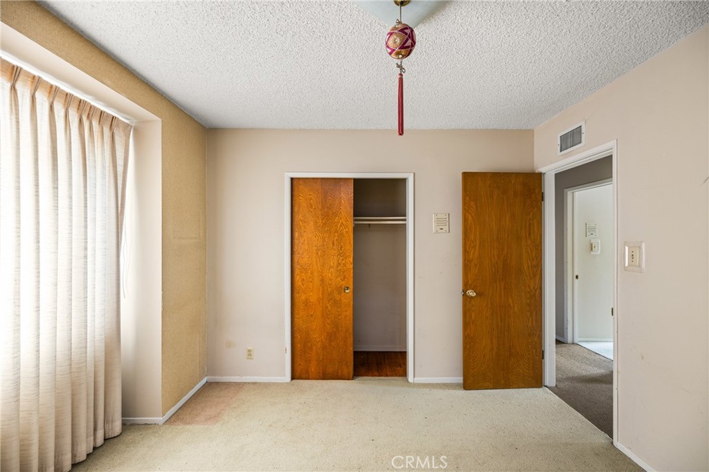 1830 W Chalet Street
