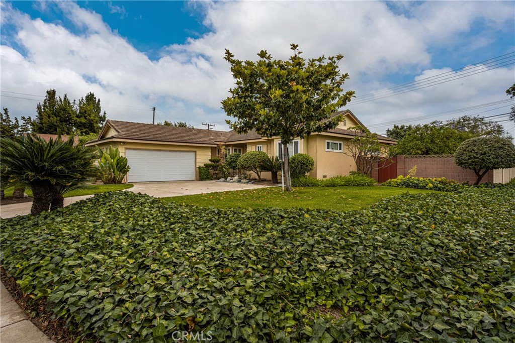 1830 W Chalet Street