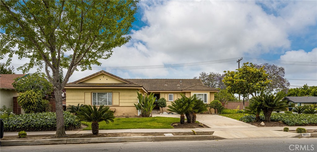1830 W Chalet Street