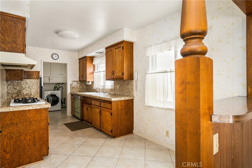 1830 W Chalet Street