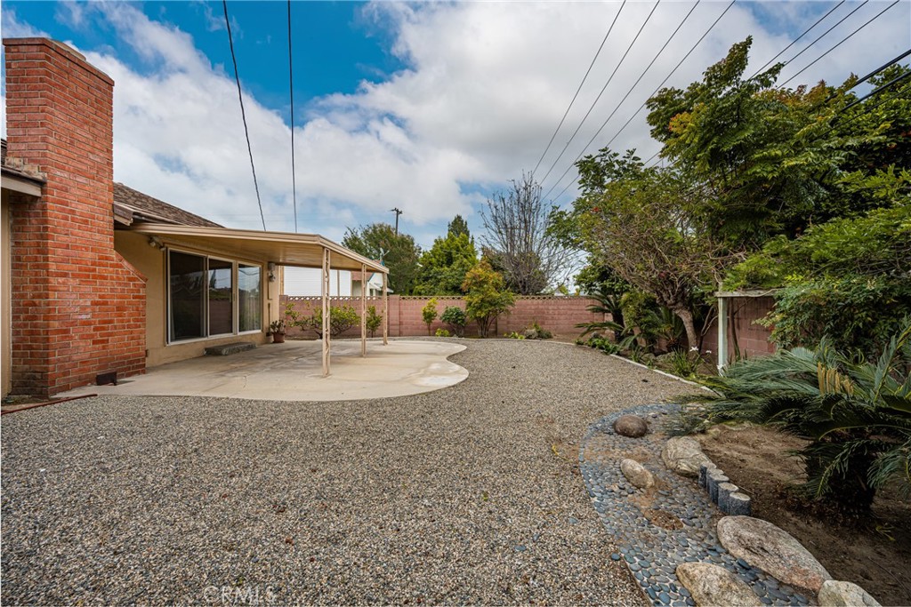 1830 W Chalet Street