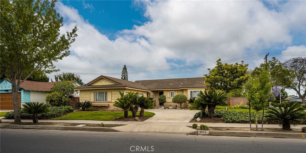 1830 W Chalet Street