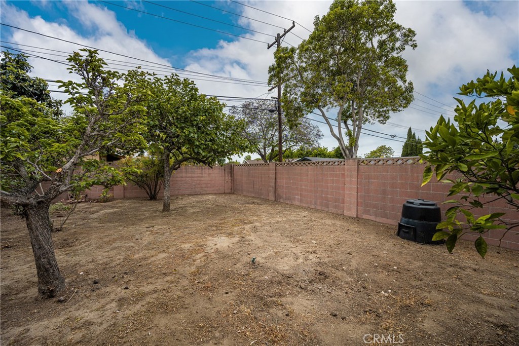 1830 W Chalet Street