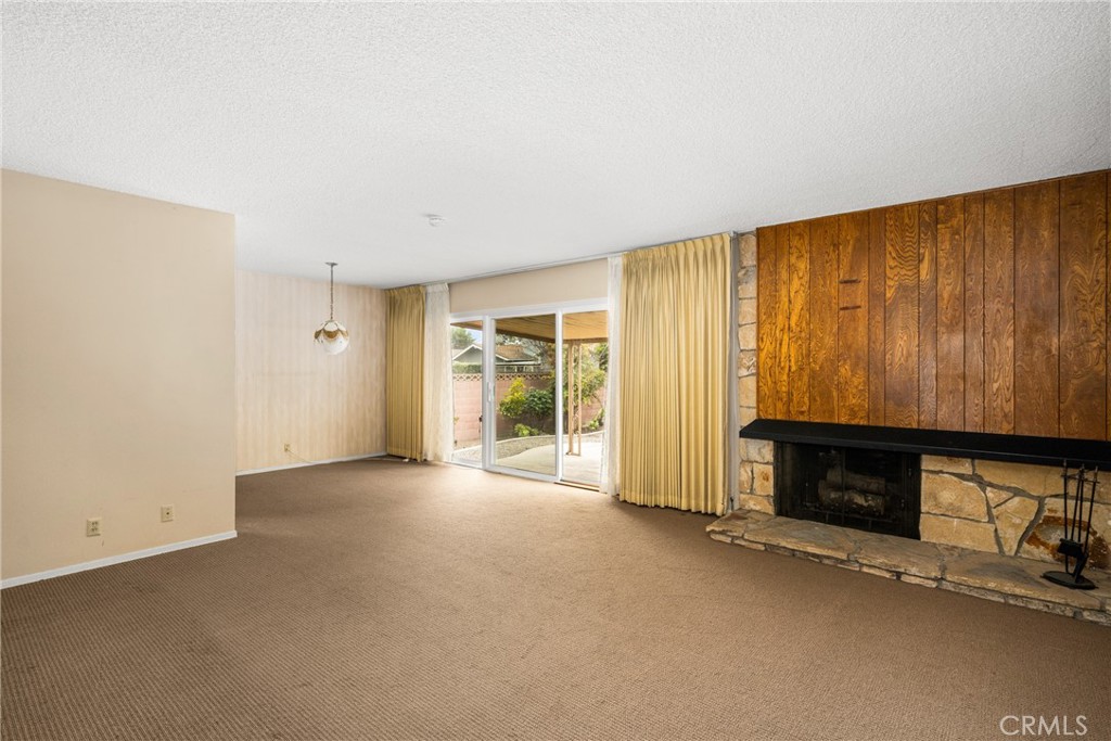 1830 W Chalet Street
