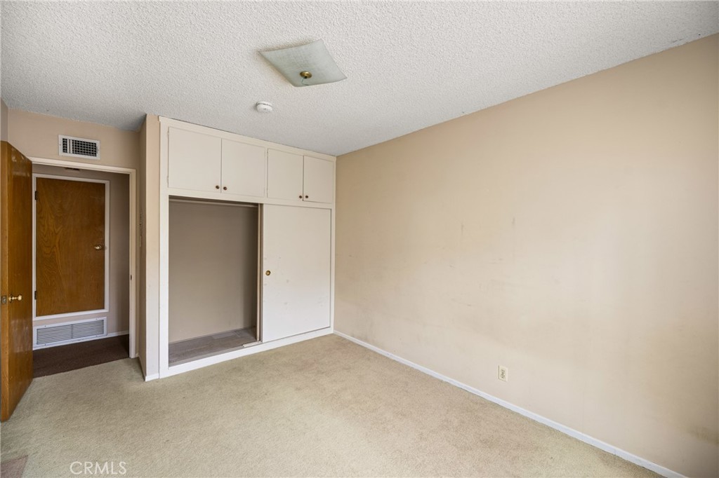 1830 W Chalet Street