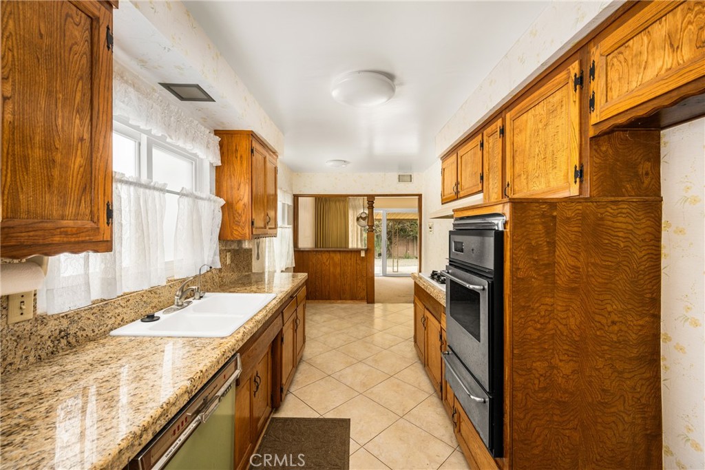 1830 W Chalet Street