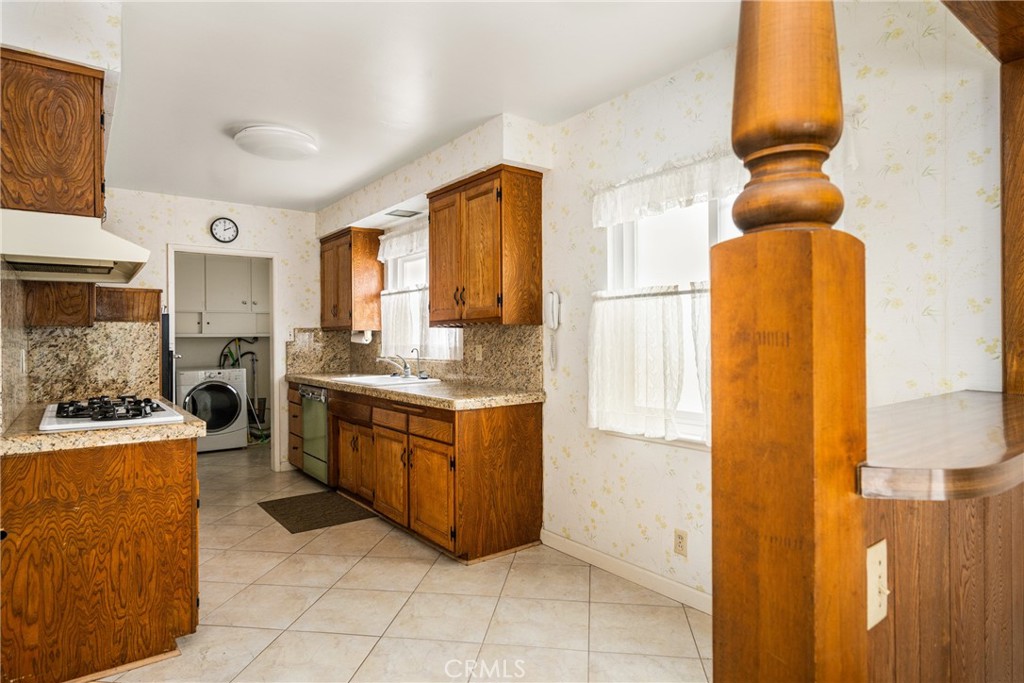 1830 W Chalet Street