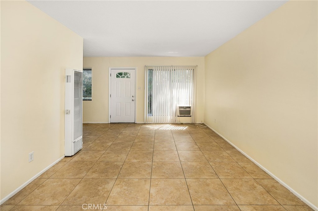 1256 N Placentia