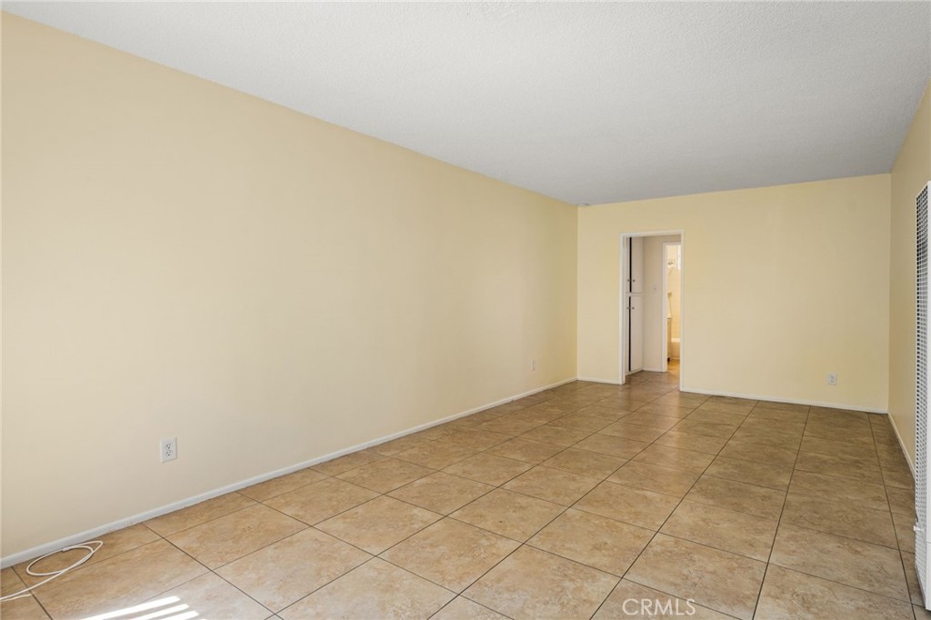 1256 N Placentia