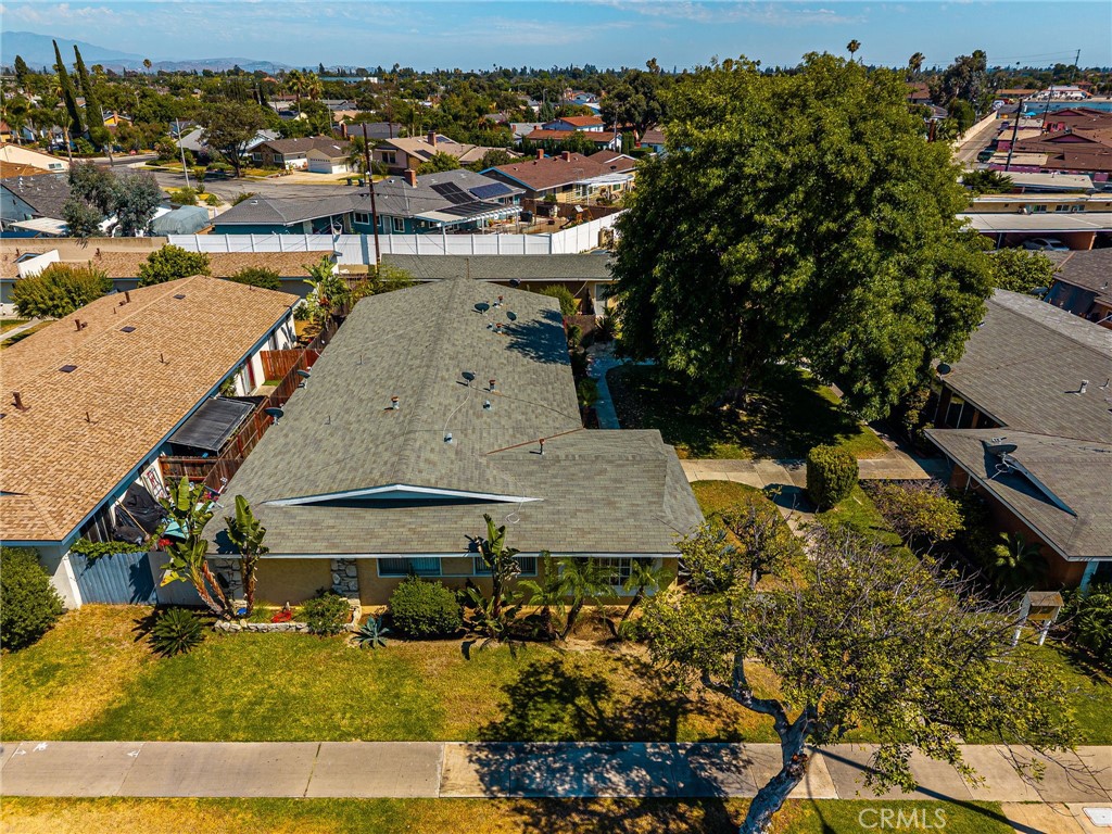 1256 N Placentia
