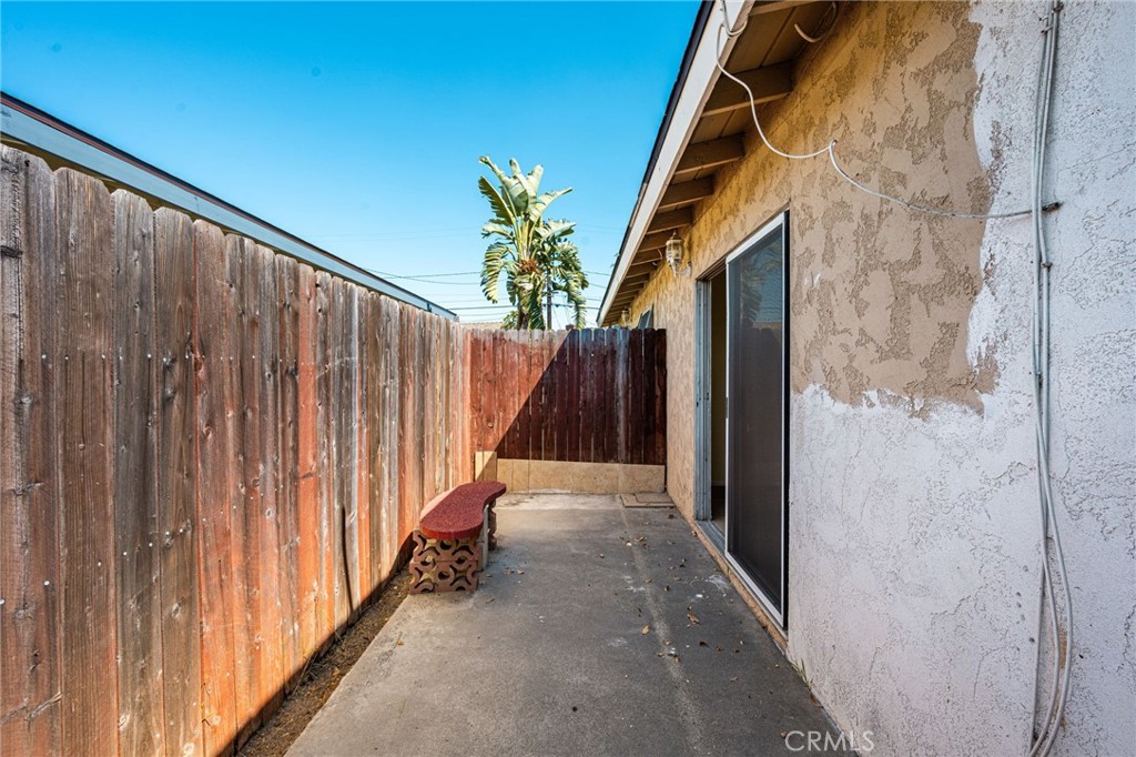 1256 N Placentia