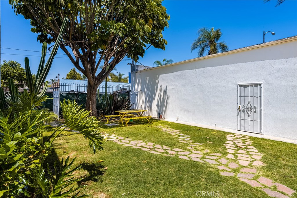 1861 -1871 Pacific Avenue