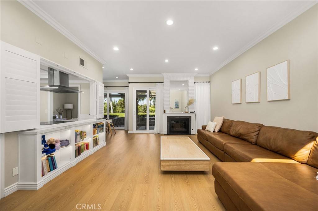 642 Colonial