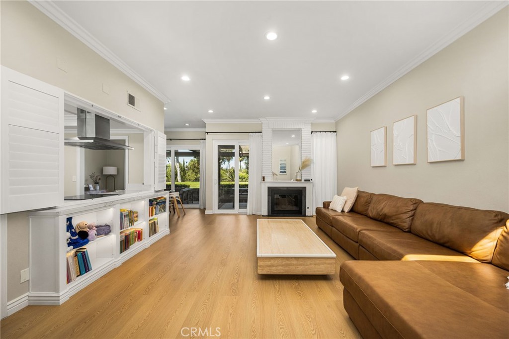 642 Colonial