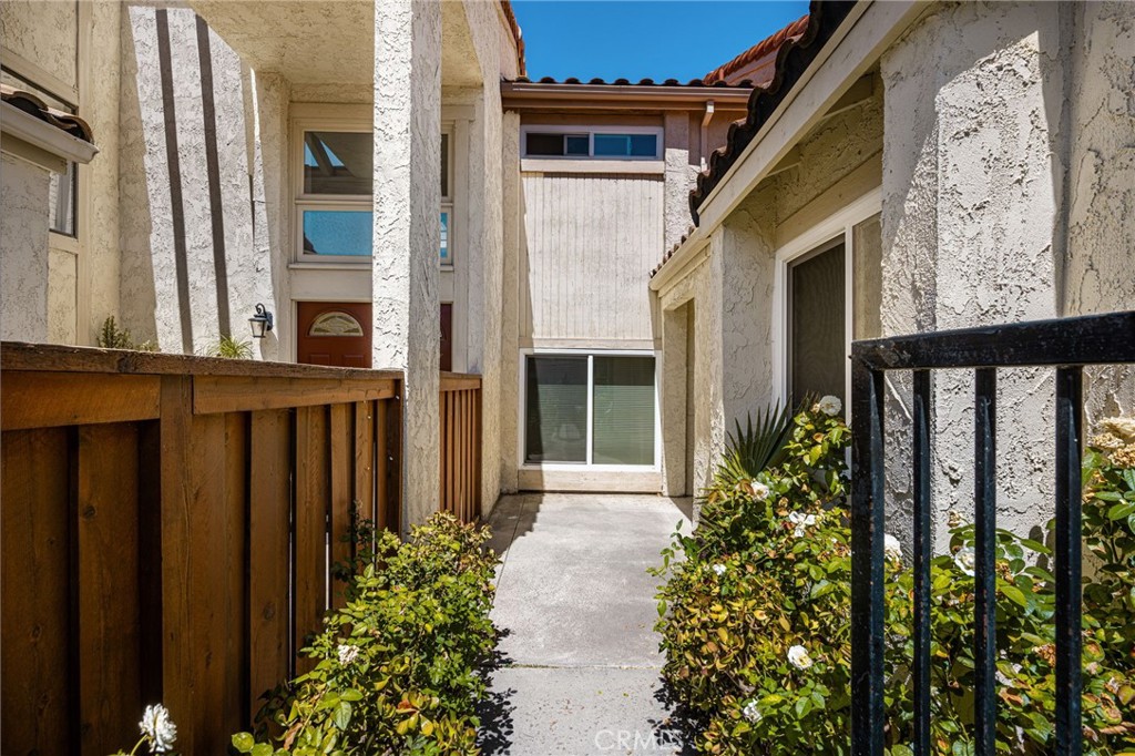 642 Colonial