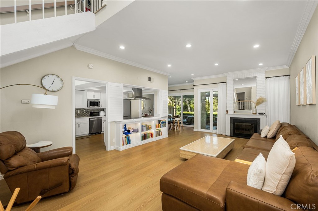 642 Colonial