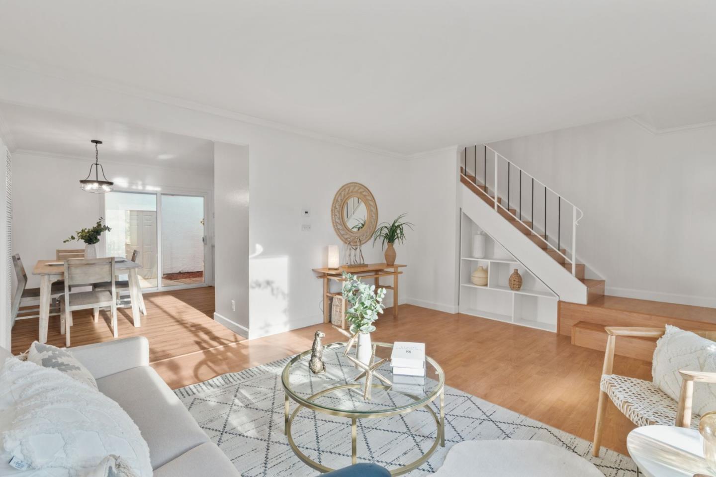 3170 Fernside Square