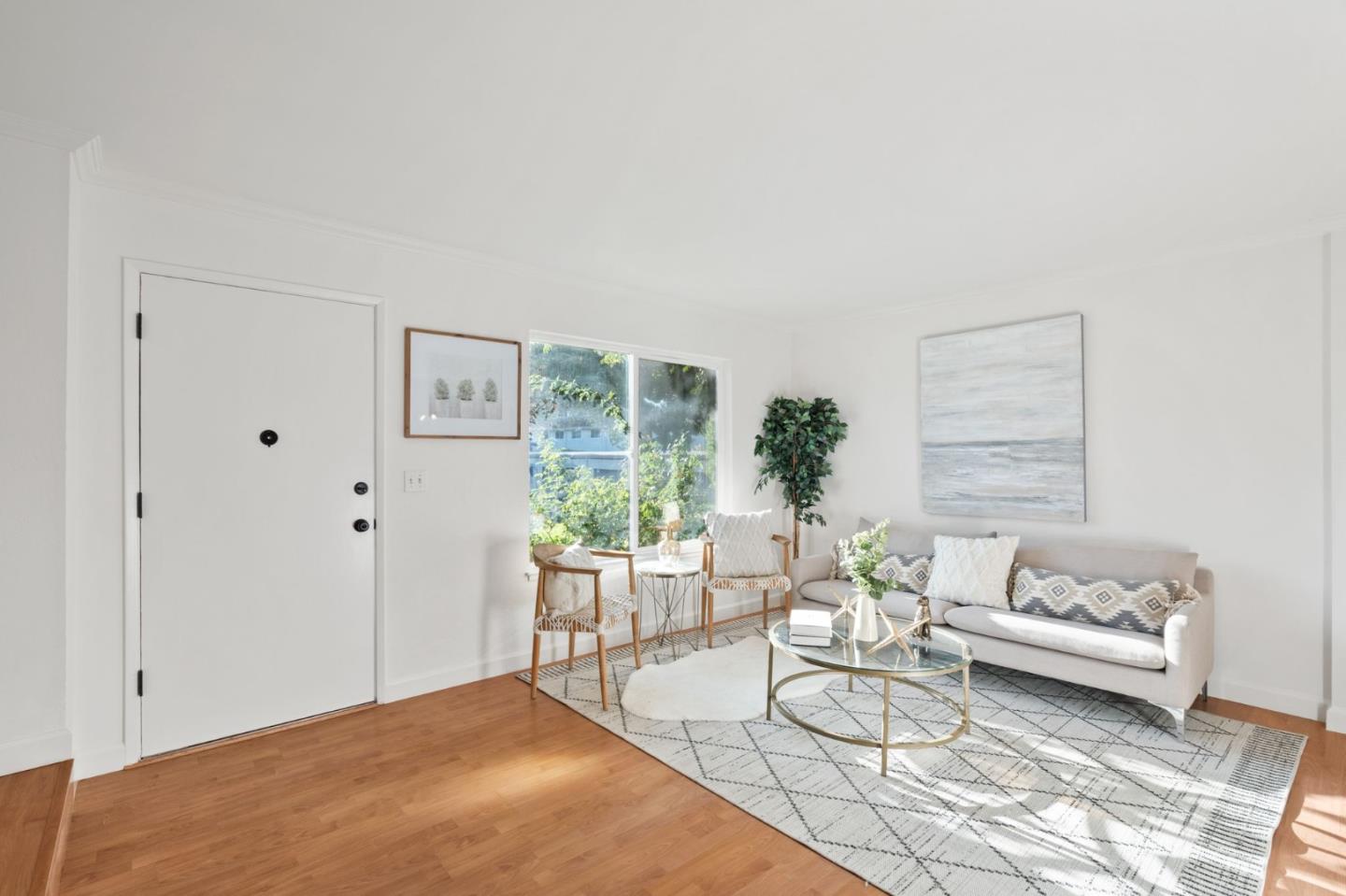 3170 Fernside Square