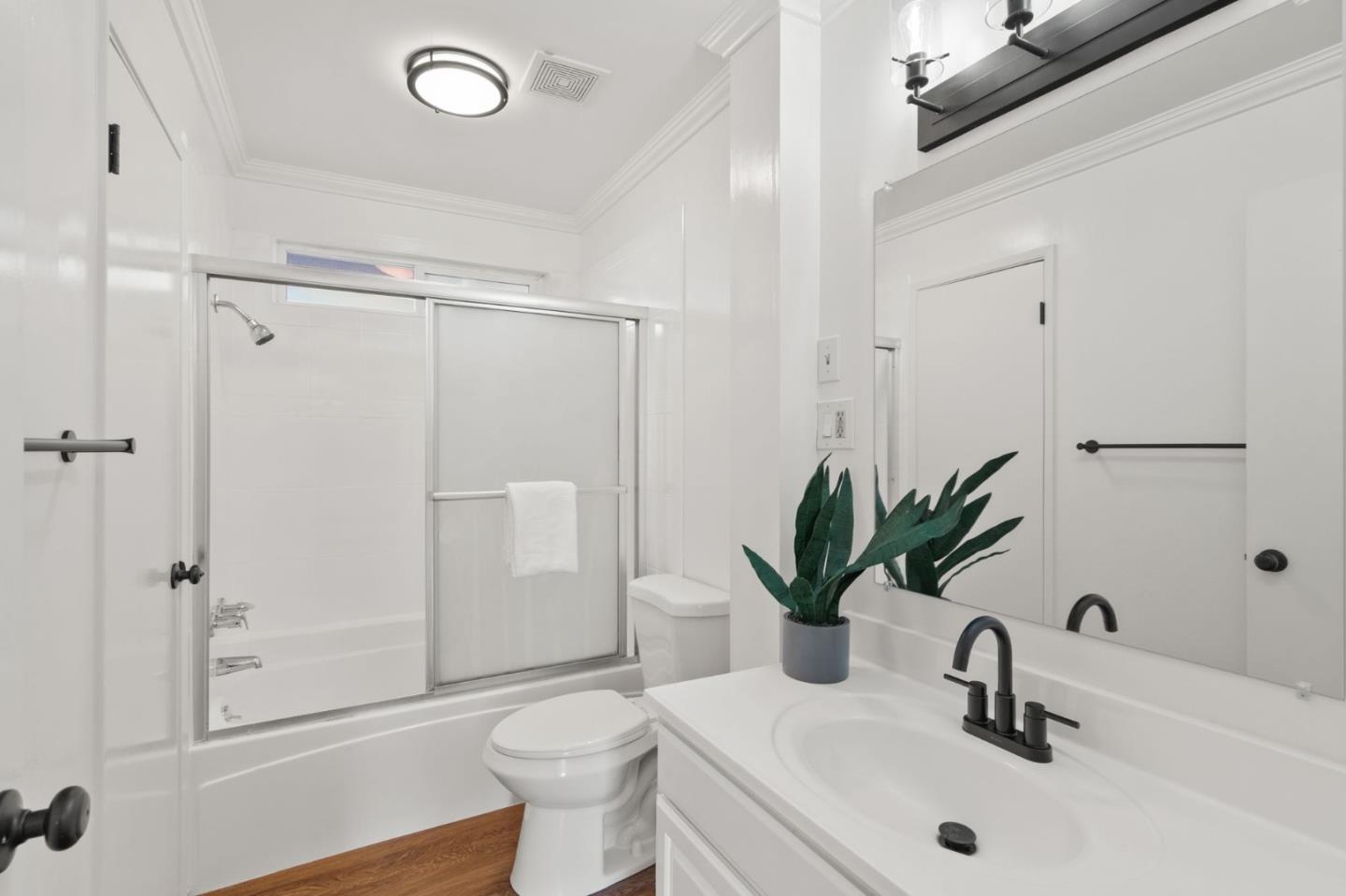 3170 Fernside Square