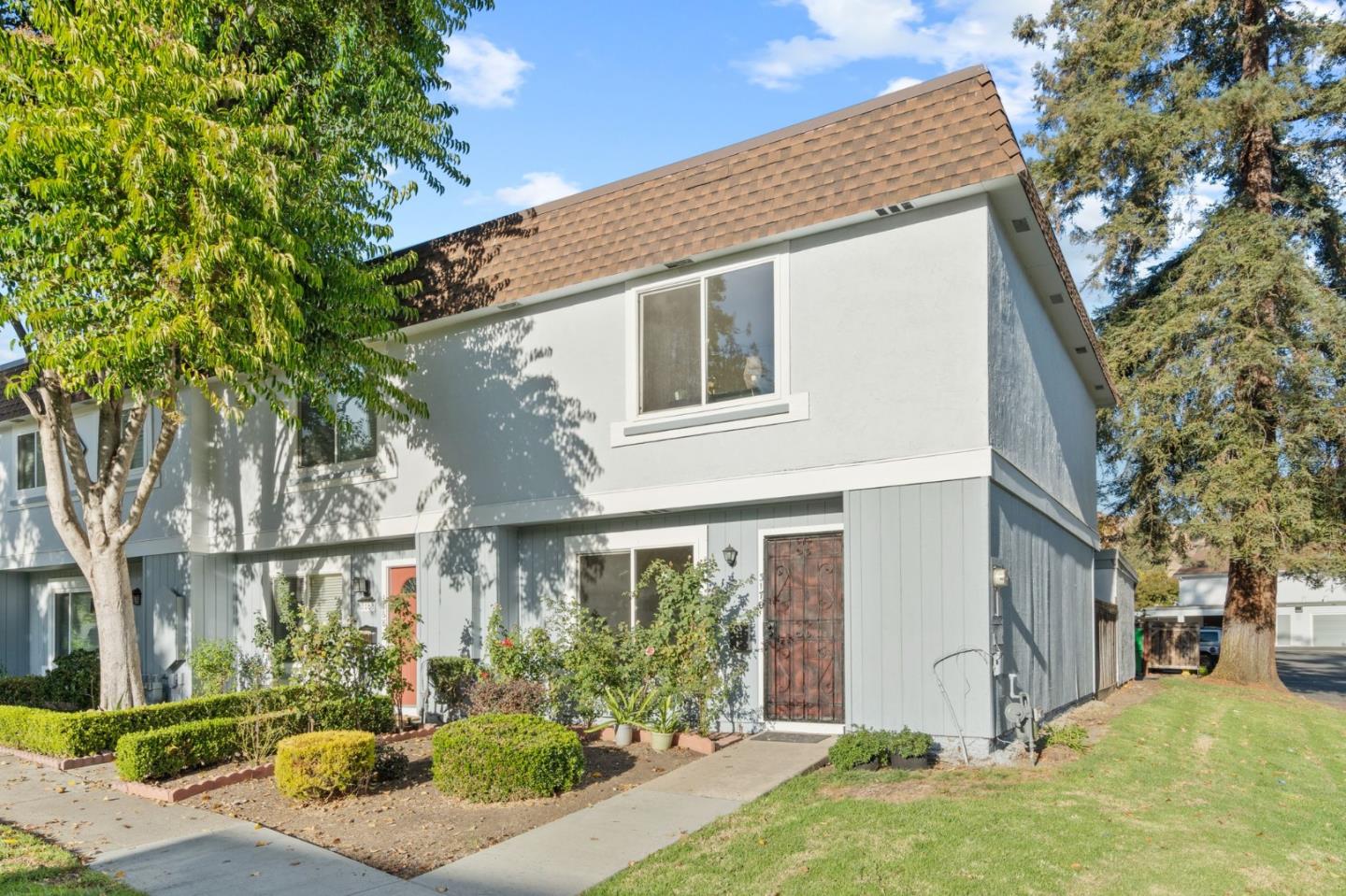 3170 Fernside Square