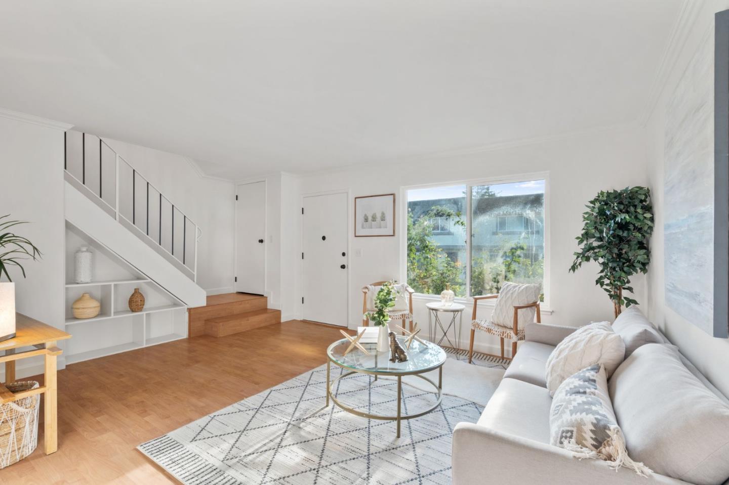 3170 Fernside Square