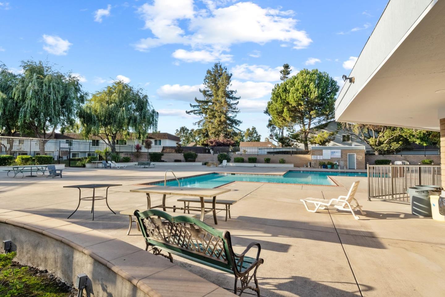 3170 Fernside Square