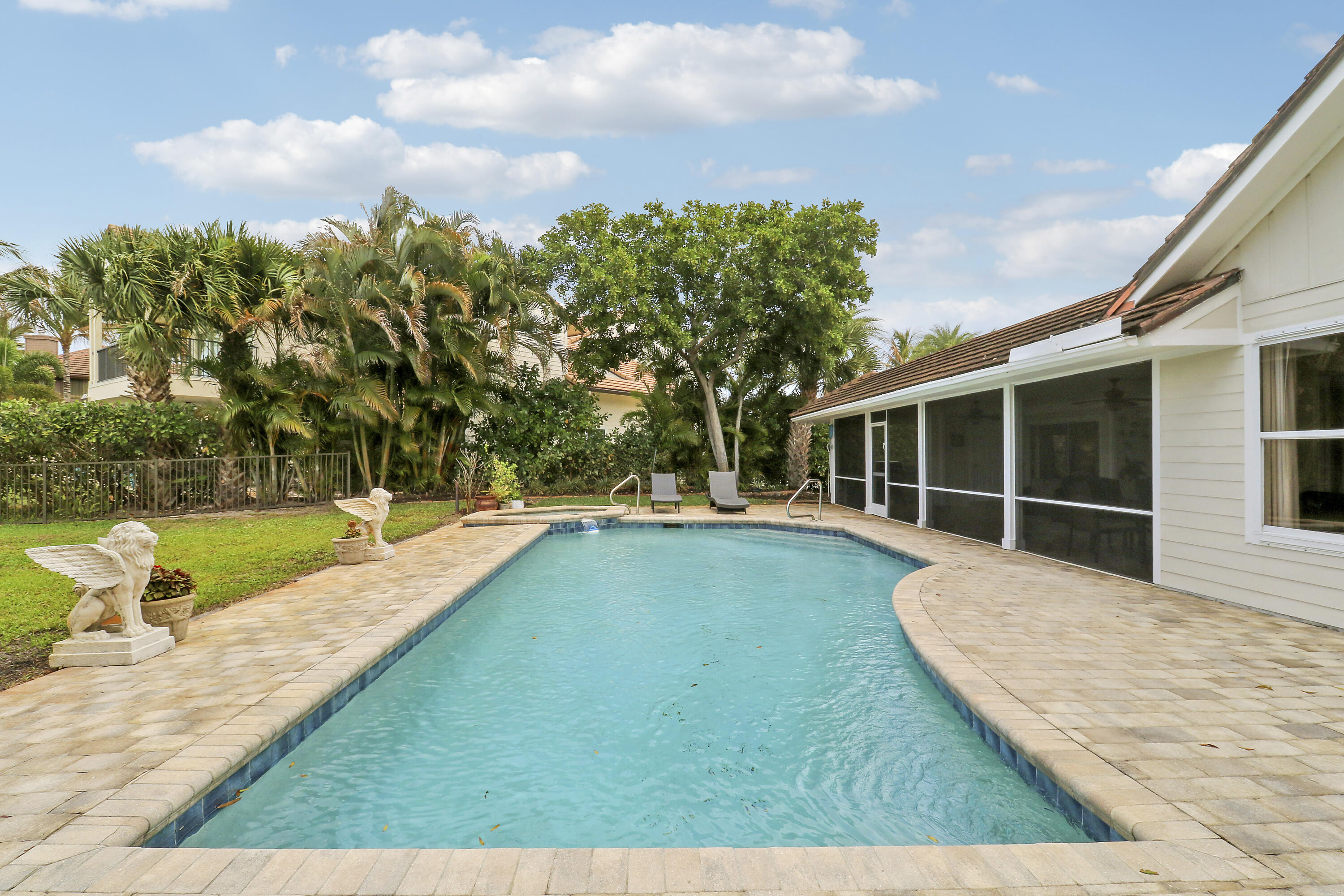 18815 SE River Ridge Rd