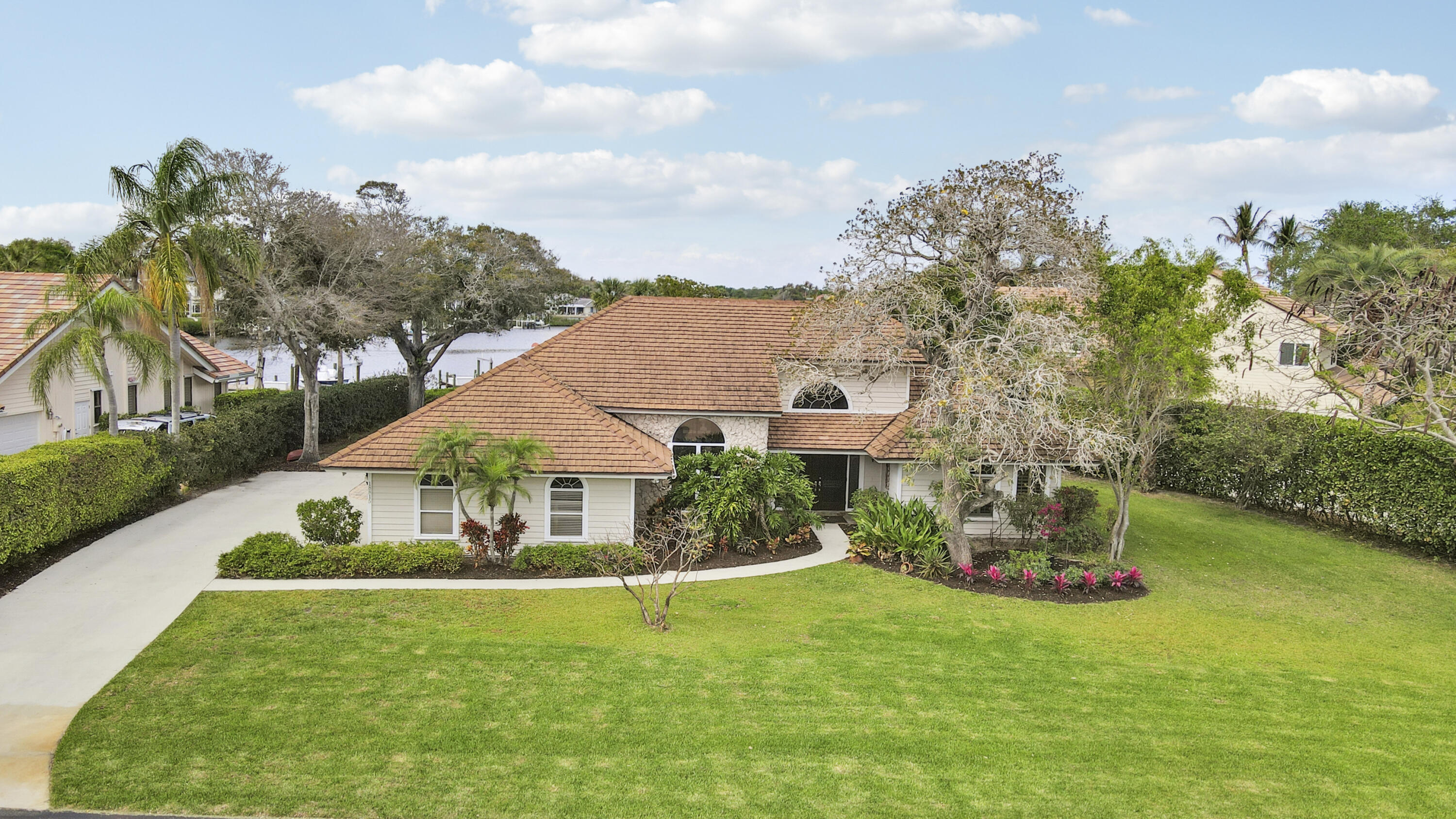 18815 SE River Ridge Rd